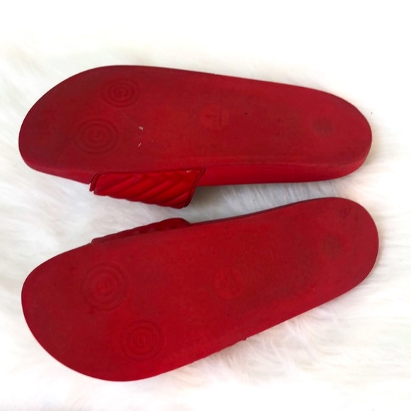Gucci Authentic Mens Red  Signature Print Wide Strap Slide Sandals 9 main image 9